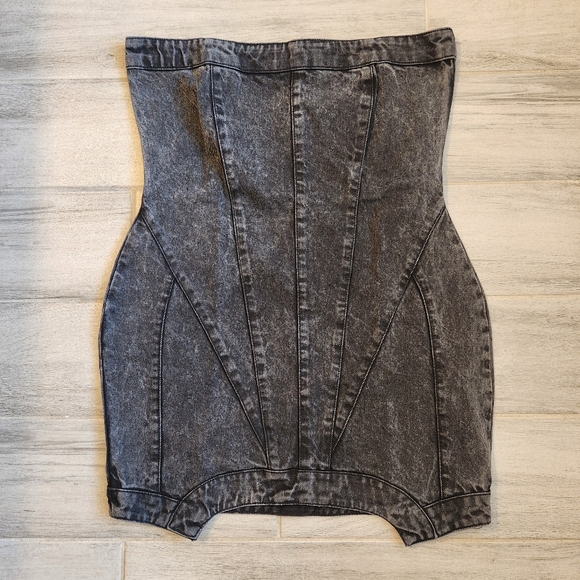 PrettyLittleThing PLT dress 8 black denim mini strapless seam jean short new - Picture 2 of 11